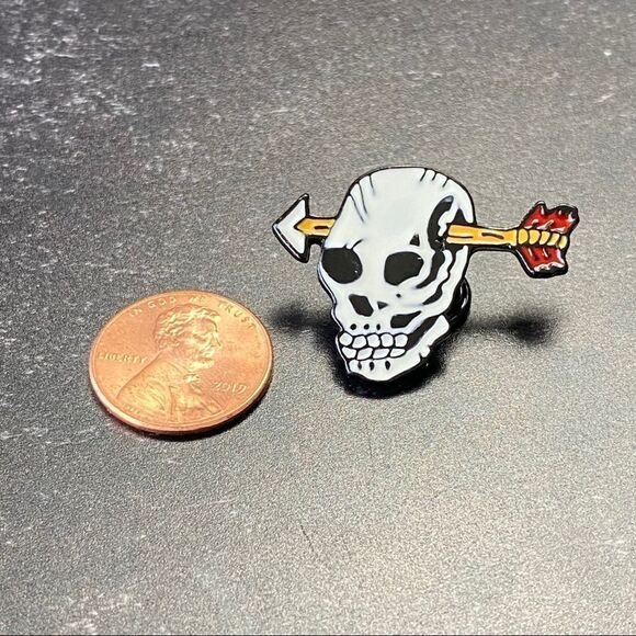 Skull & Arrow Enamel Pin/ Brooch Lapel - Picture 3 of 6